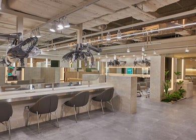 Spacious, modern salon interior at EcoJardin Jamsil Lotte Tower Branch 에코쟈뎅, 서울특별시, 서울특별시, KR.