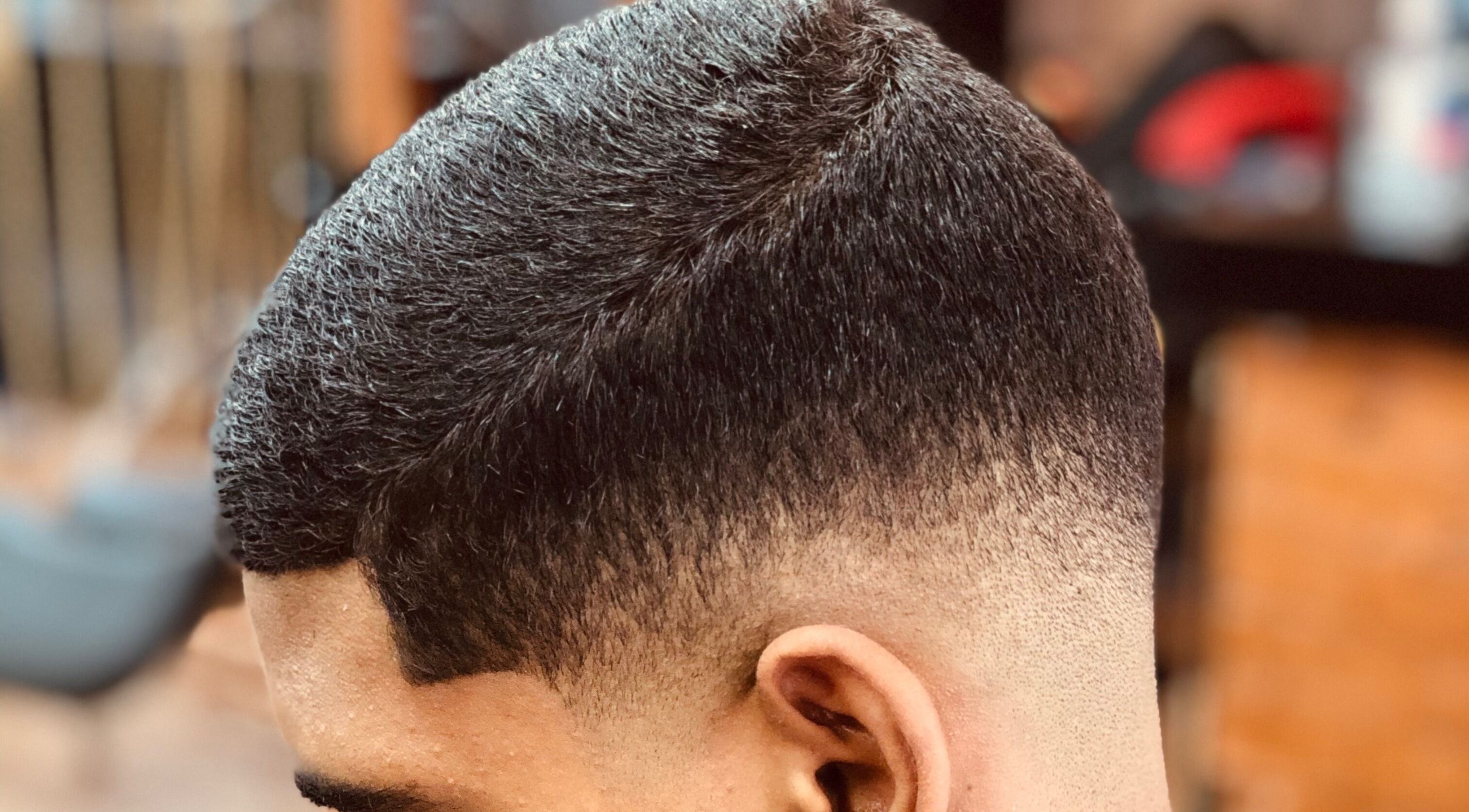 Corte masculino moderno em visita ao Guilherme Nascimento, Distrito Federal, Distrito Federal, BR.