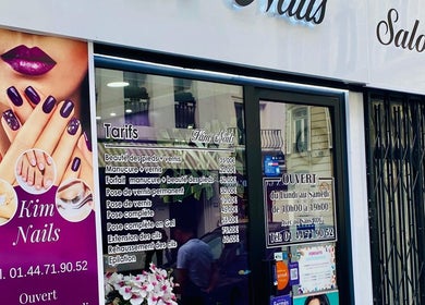 Devanture de KIM NAILS à Paris, Île-de-France, FR, mettant en avant des services de manucure.