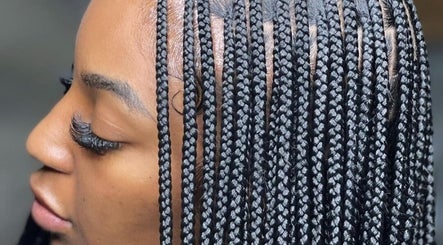 Xavier's Unique hair & lashes