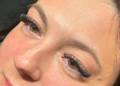 Close-up of lash extensions by Lashed by Ches in Johnson City, Tennessee, US showcasing detailed eye beauty.
