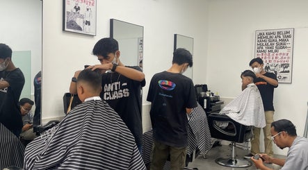 Stylists at MYC Haircuts, Jawa Barat, Jawa Barat, ID provide expert haircuts in a modern salon setting.