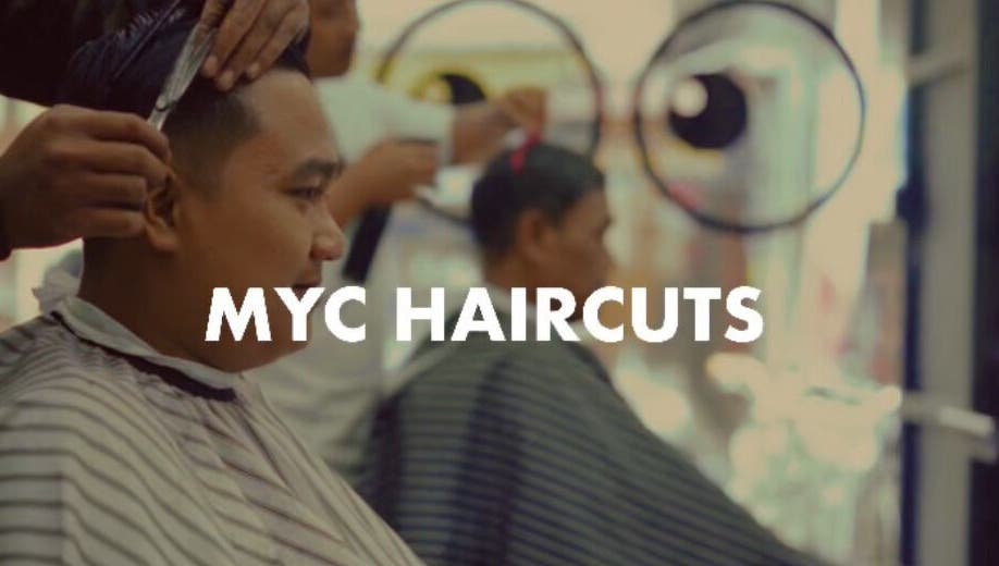 Pria sedang potong rambut di MYC Haircuts, Jawa Barat, Jawa Barat, ID.