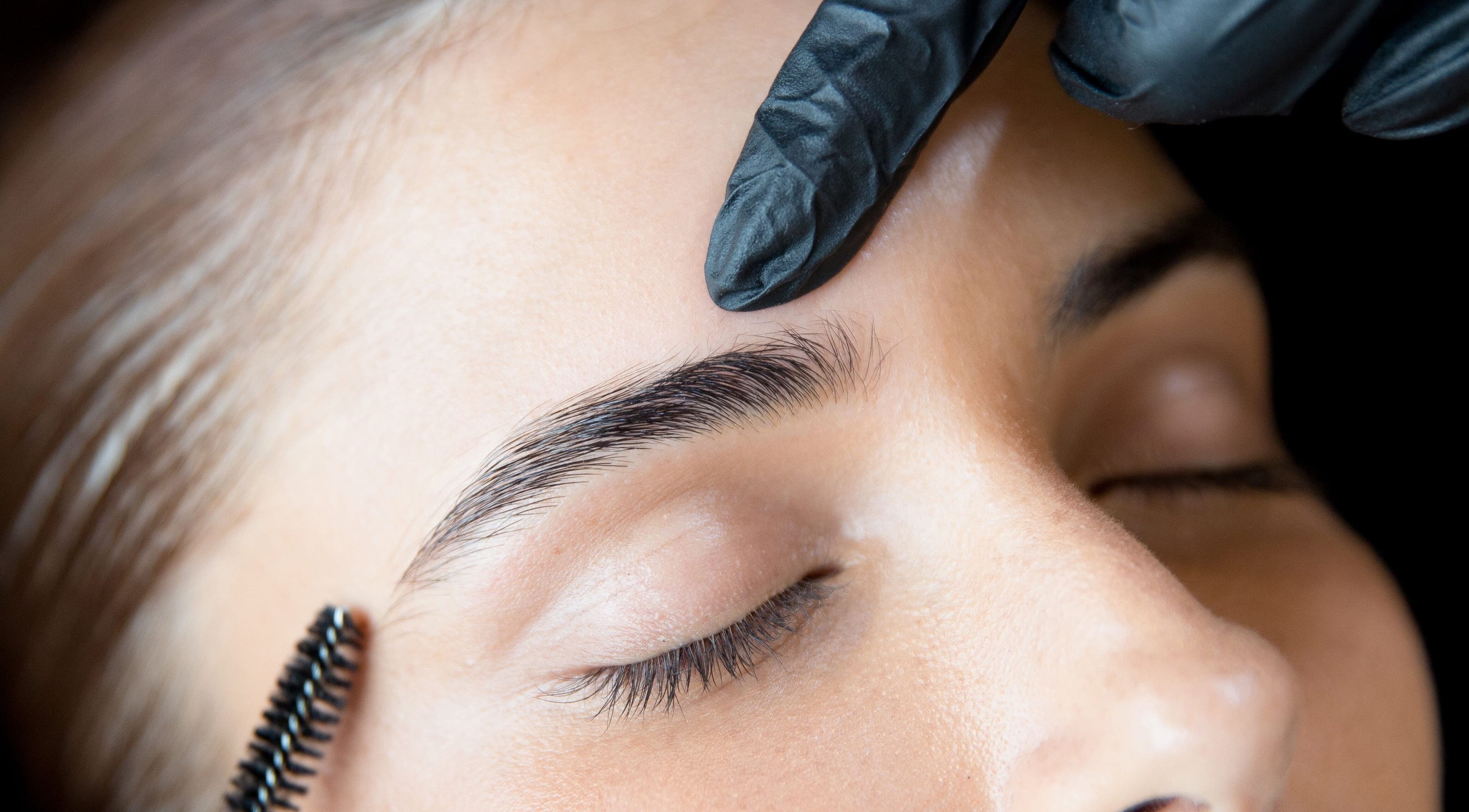 Eyebrow treatment at Estetica Belle, Kabupaten Badung, Bali, ID enhances natural beauty.