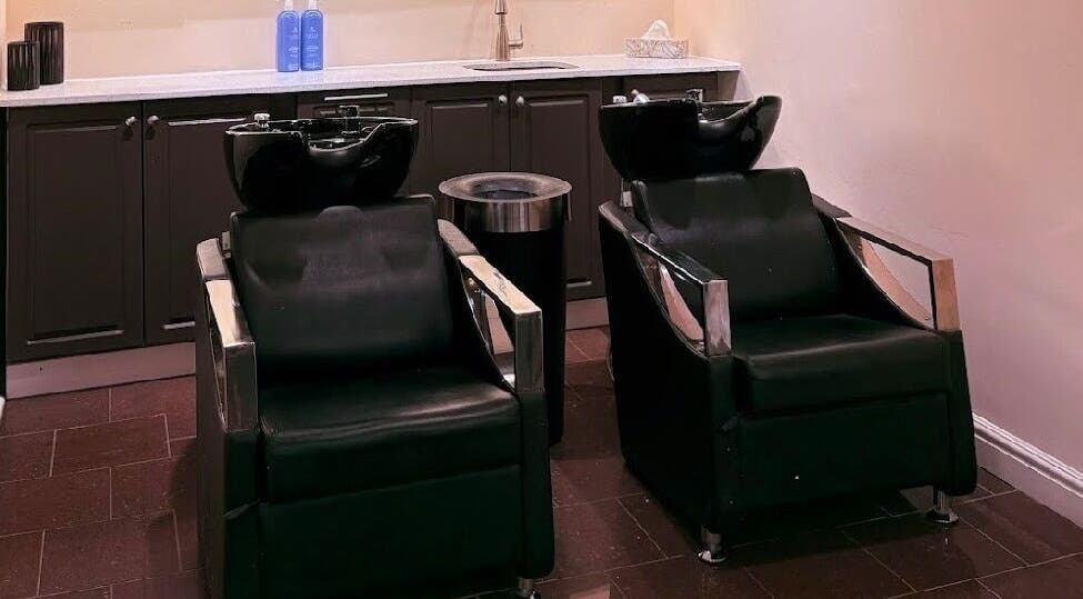 Modern wash stations at Ivolve Hair Studio in Mississauga, Ontario, CA for a premium hair care experience.