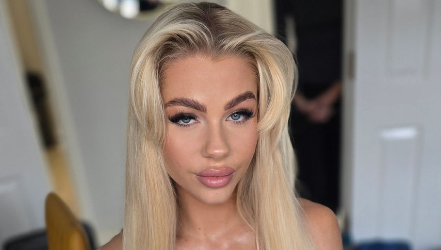 Hình ảnh 1 của Naomi Louise Makeup