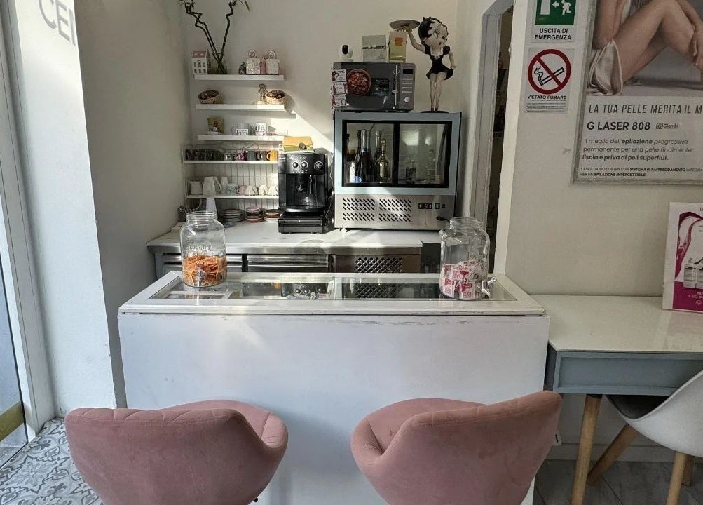 Elegante angolo caffè presso Vanessa Beauty Spa a Rho, Lombardia, IT.