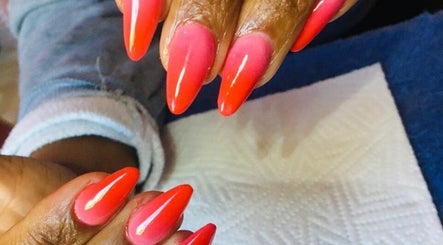 Tshire's Nail Bar, bilde 3