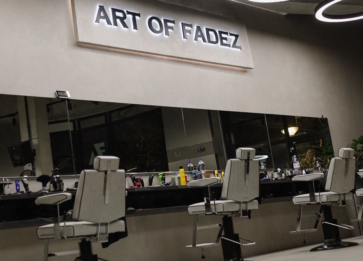 Moderne kappersstoelen in Art of Fadez, Alphen Aan Den Rijn, Zuid-holland, NL