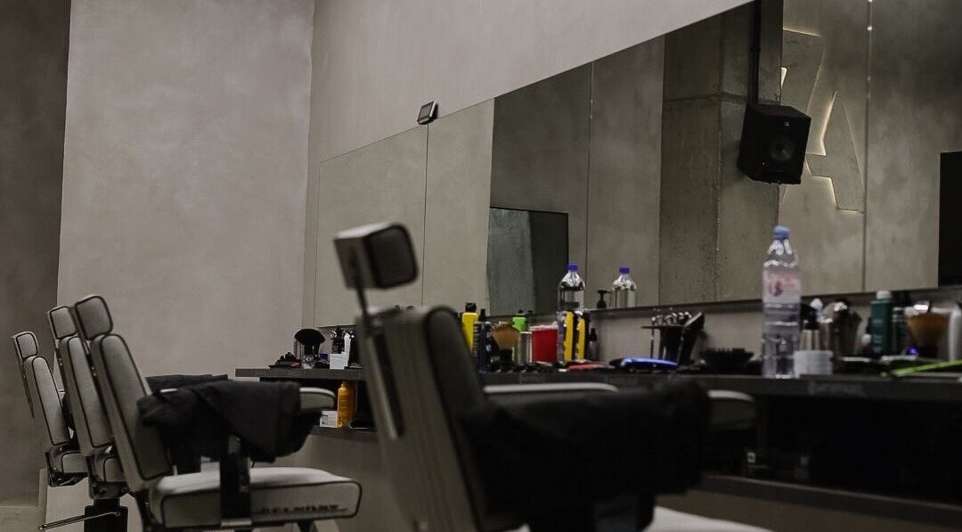 Interieur van Art of Fadez, een moderne kapsalon in Alphen Aan Den Rijn, Zuid-holland, NL.