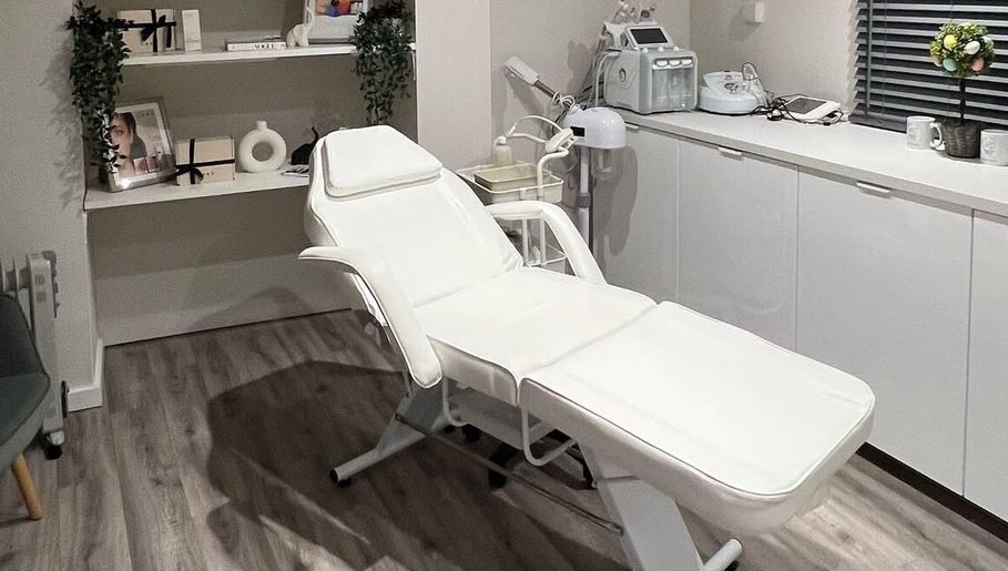 Luxurious treatment room at Beauty Spot By Paula in Bridgnorth, England, GB, with modern equipment.