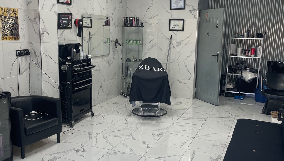 PerezBarber图像1