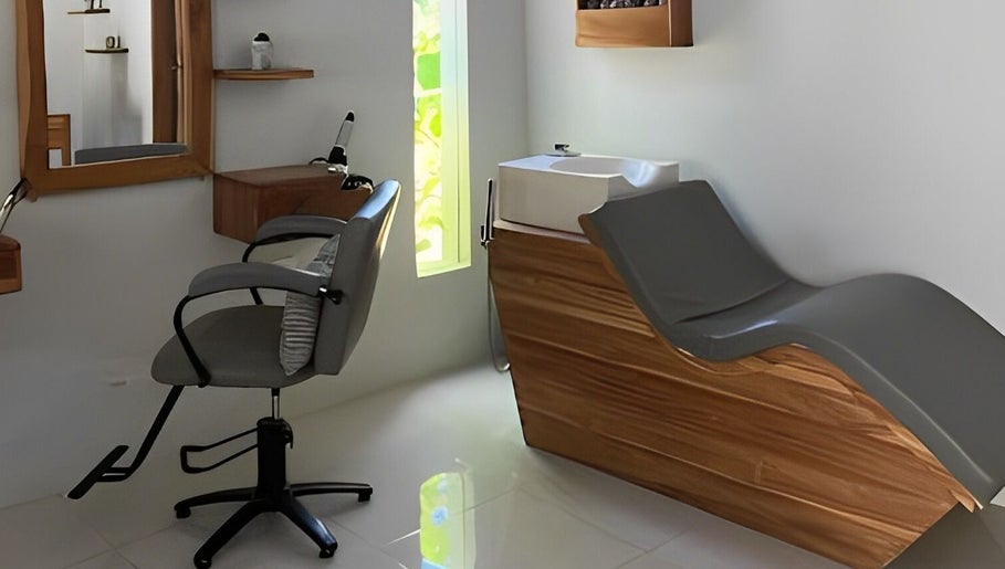 KU Salon and Spa obrázek 1