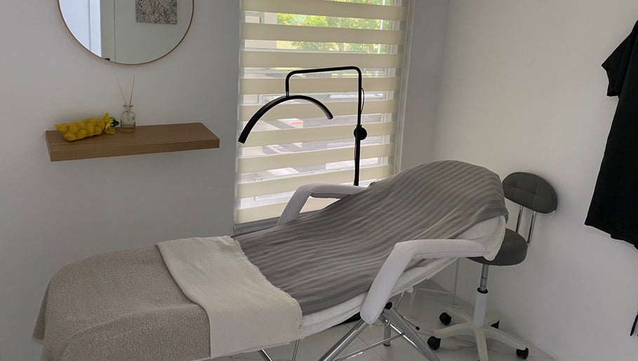 Skin Desyre Lipa image 1