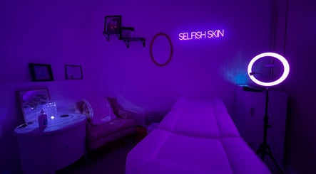 Selfish Skin, bilde 2