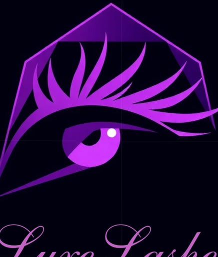 LuxeLashes image 2