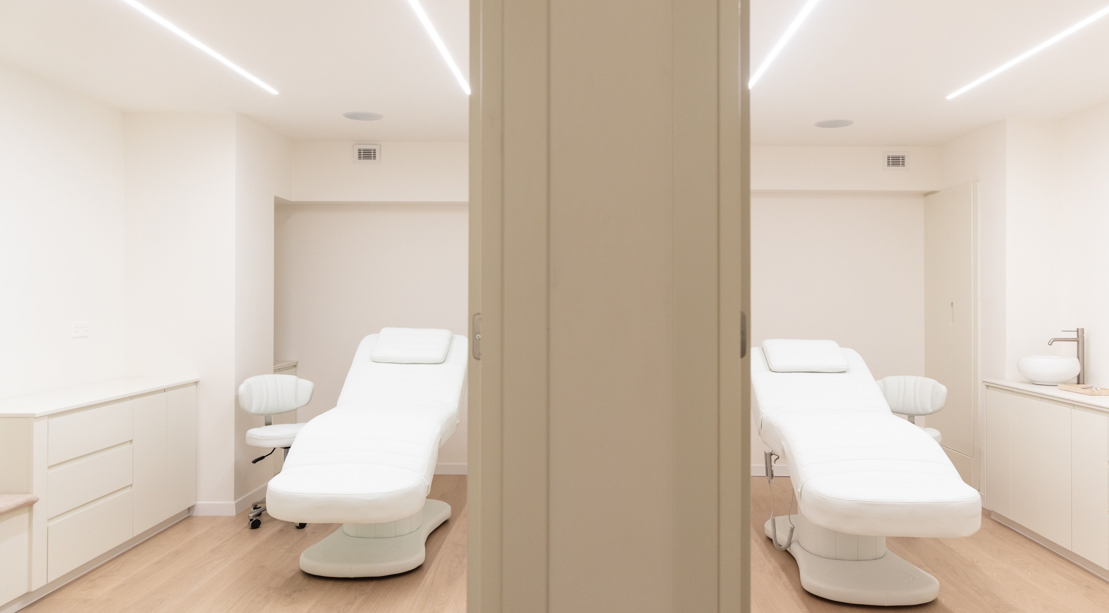 Treatment rooms at Skyns Aesthetics Clinic in Nicosia, CY showcase minimalist design and comfort.