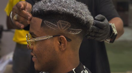 Suliman Barber