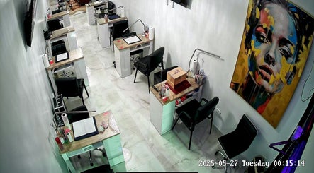 SECRET NAIL SALON 2
