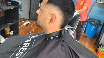Emir Castro BARBER