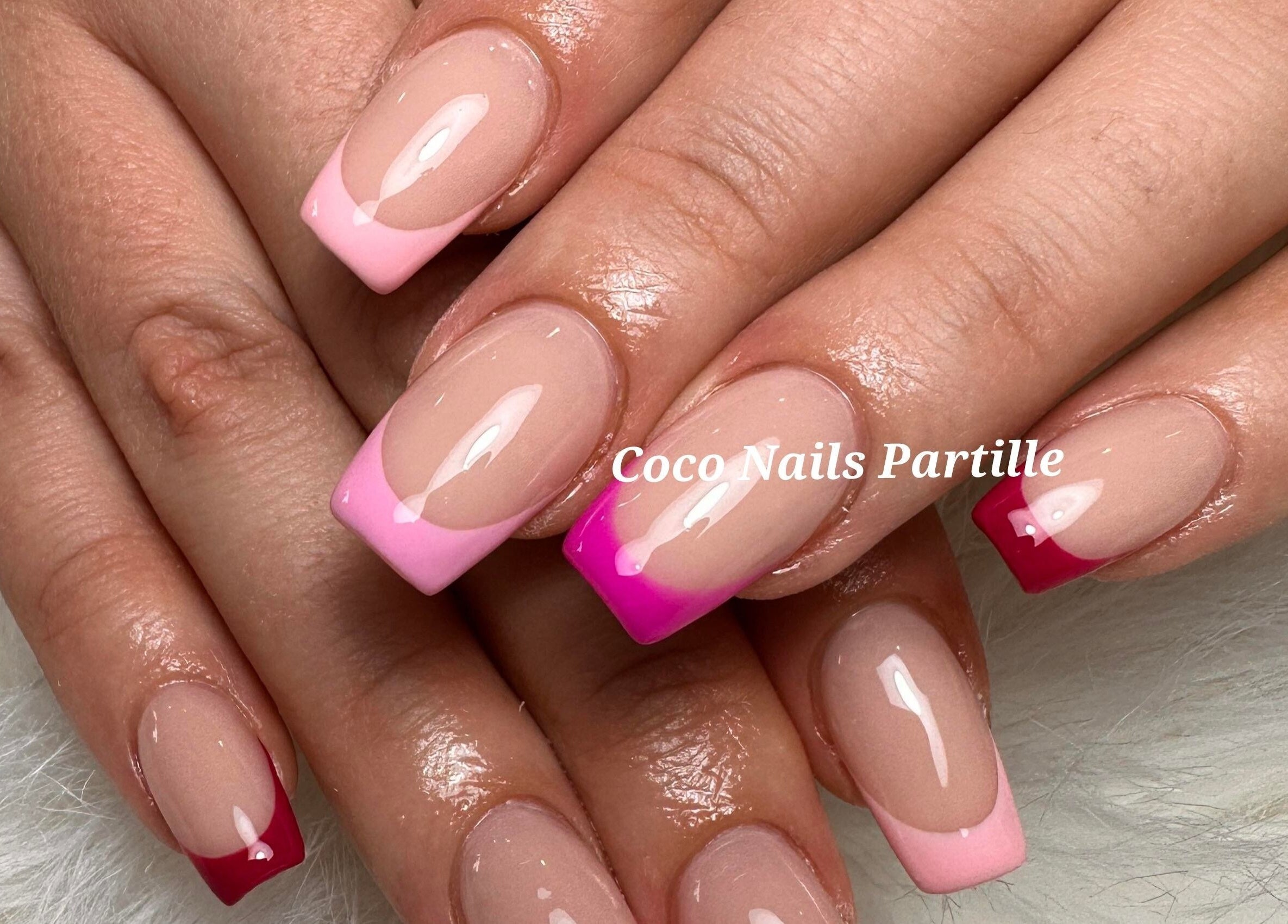Professionell manikyr med franska nageltips på Coco Nails Partille, Partille, Västra Götalands Län, SE.