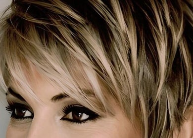 Stylish short highlighted hairstyle at Willem Hair Design, Cape Town, Western Cape, ZA.