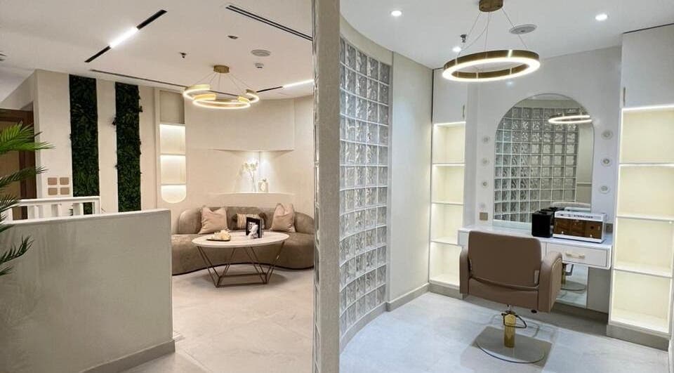 Sophisticated interior of صالون مكحال in Riyadh, Riyadh Province, SA, featuring modern décor.