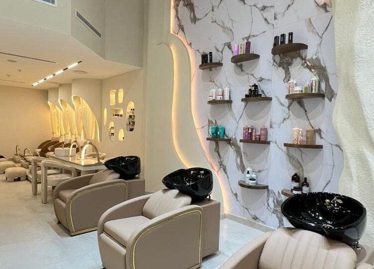 Modern interior of صالون مكحال in Riyadh, Riyadh Province, SA, featuring stylish wash stations.