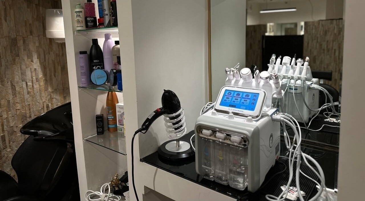 Modern hair tools at صالون بيقوتا للحلاقة الرجالية Bigote Barber Shop, خميس مشيط, منطقة عسير, SA.