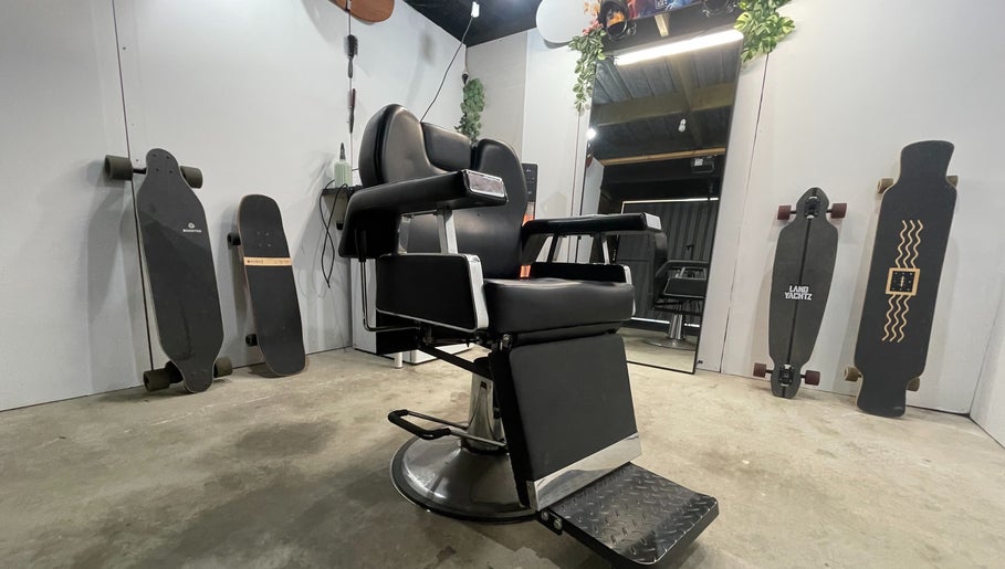 Chrisbie Fades Private Barber Studio Surrey Hills imagine 1
