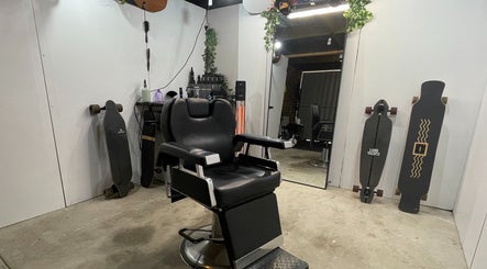 Chrisbie Fades Private Barber Studio Surrey Hills imagine 3