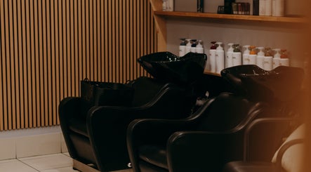 Swoosh Hair and Brow