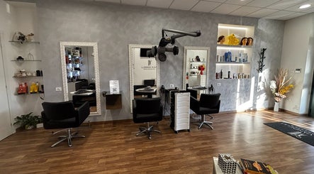 Lajla Vandelli Hairdresser