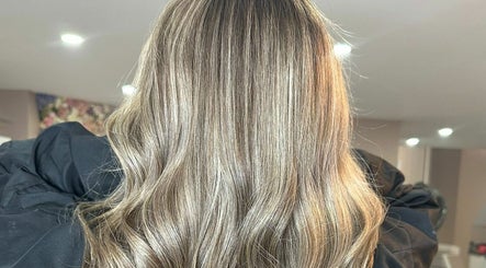 Hair by Gio at Blossom afbeelding 3