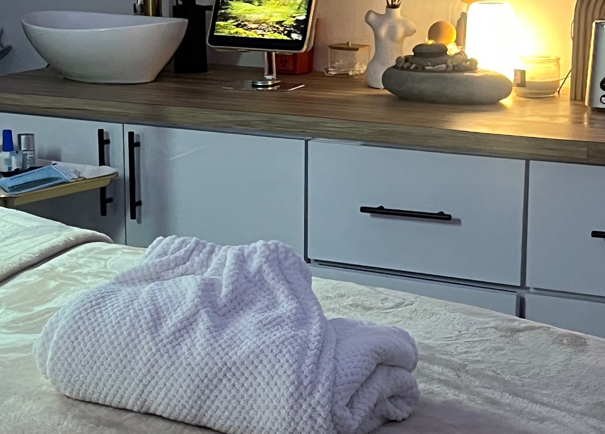 Relaxing spa setup at Elite Aesthetics By Arlene in Aguadilla, Aguadilla, PR with cozy towels and calming decor.