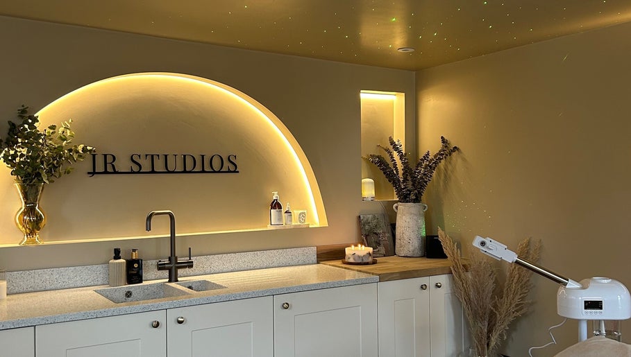 JR Studios, bilde 1