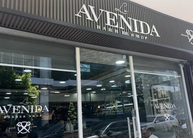 Fachada de Taggeo Barber Service en Santo Domingo, Distrito Nacional, DO, mostrando el elegante diseño del lugar.