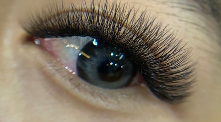 Amy Lashes Toronto image 2