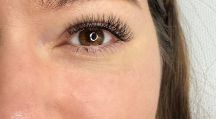 Amy Lashes Toronto image 3