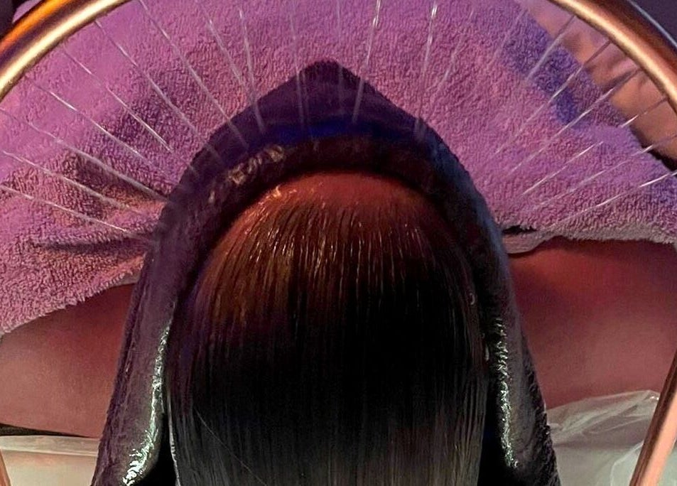 Relaxing spa treatment at Tre Lux Wellness Lounge in Lisle, Illinois, US. Enhance your wellness experience.