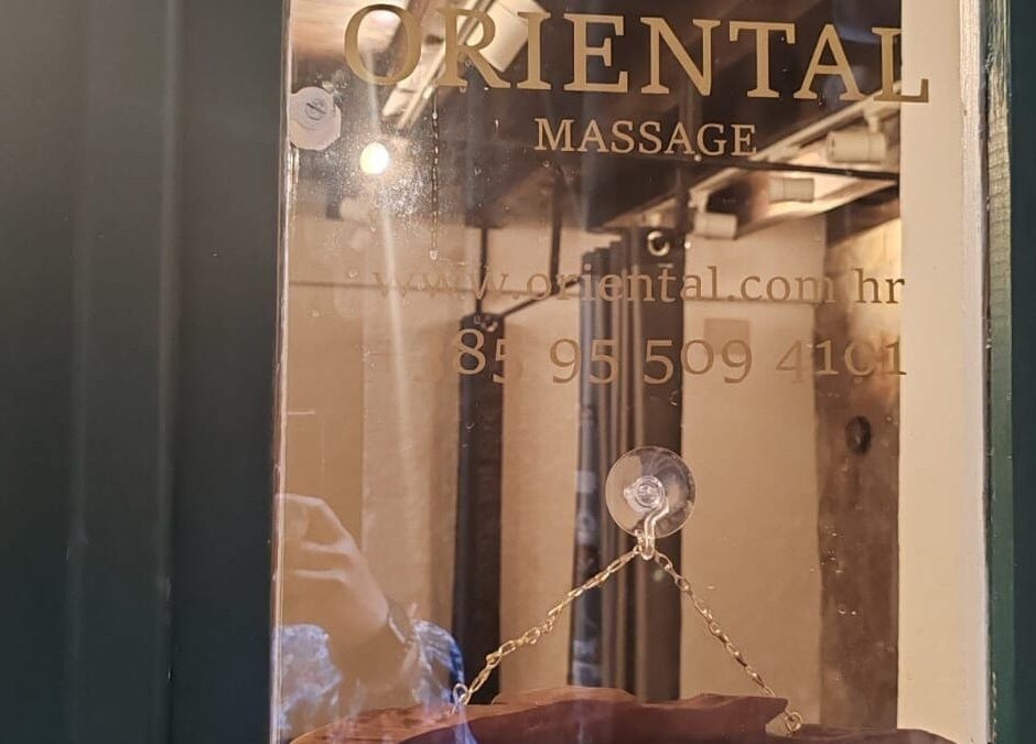 Prozor ulaza u Oriental Massage Ragusa u Dubrovnik, Dubrovačko-neretvanska Županija, HR.