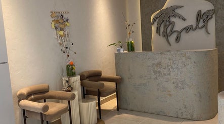 Elegant reception at Bali Nails & Lashes, Al Ain, Abu Dhabi, AE with modern decor and seating.