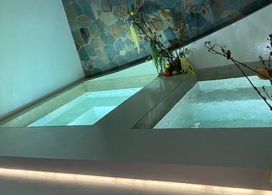 Luxurious spa tubs at Bali Nails & Lashes in Al Ain, Abu Dhabi, AE, offering relaxation and rejuvenation.