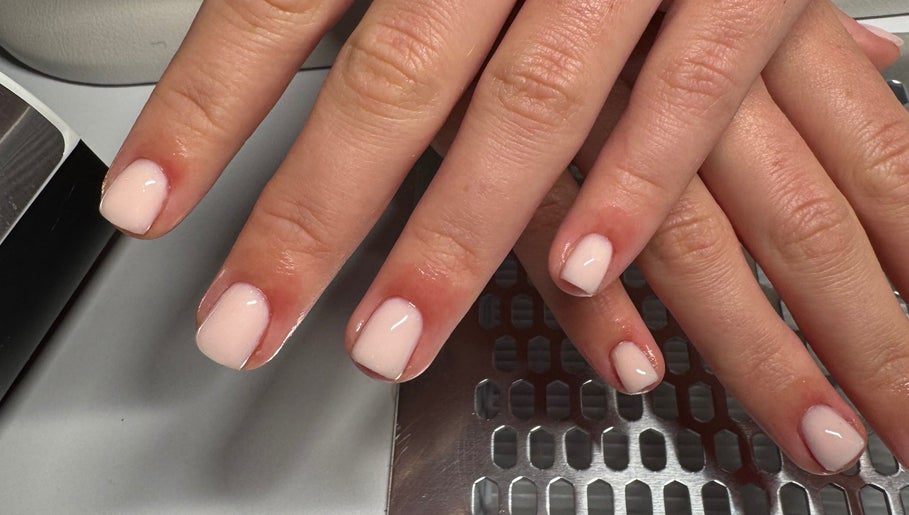 Nails by Nicole, bilde 1