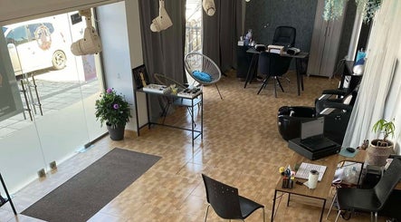 El Encanto Nail Studio
