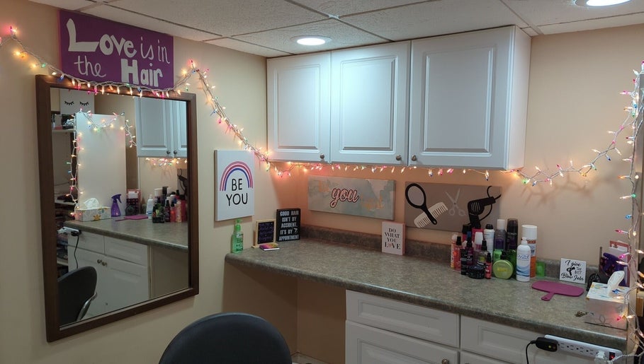 BeYOUtiful Salon, bild 1