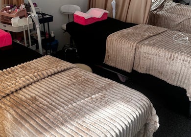 Luxurious treatment beds at Eyelashbar.kl, Kuala Lumpur, Wilayah Persekutuan Kuala Lumpur, MY.