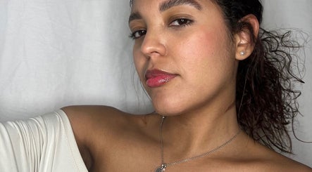 Raya beauty by Yara Bild 3