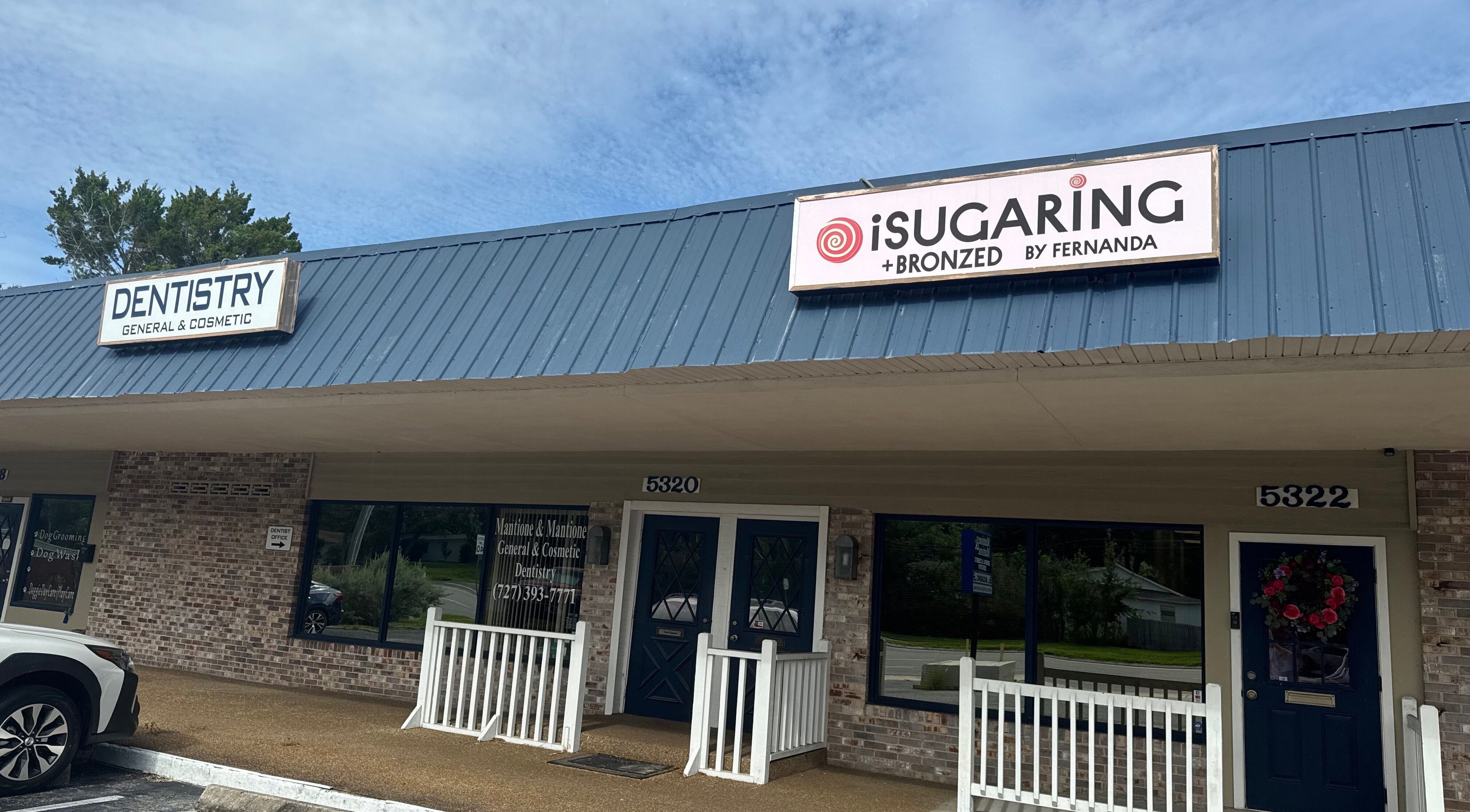 Exterior view of iSugaring located at 5322 Seminole, Florida, US, showcasing dentristry office nearby.