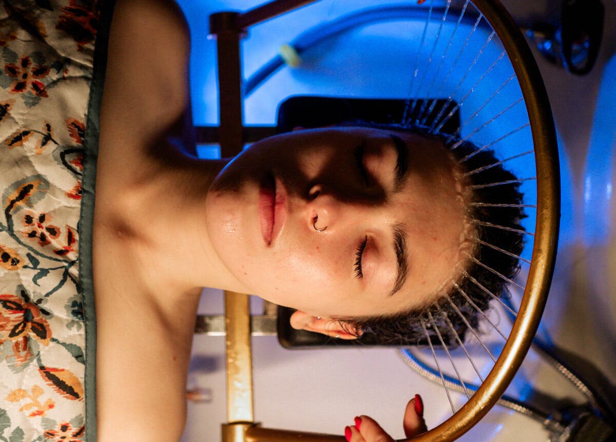 Relaxing treatment at Hjera Studio & Spa in Beograd, RS, capturing serene beauty and wellness ambiance.